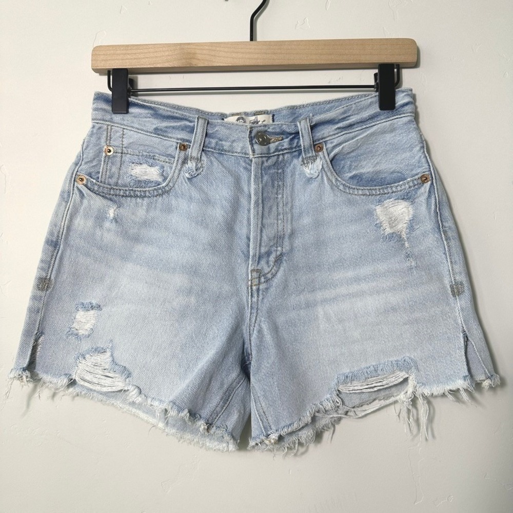 Free People We The‎ Free Makai Cutoff Denim Short Light Wash Distressed Size 24